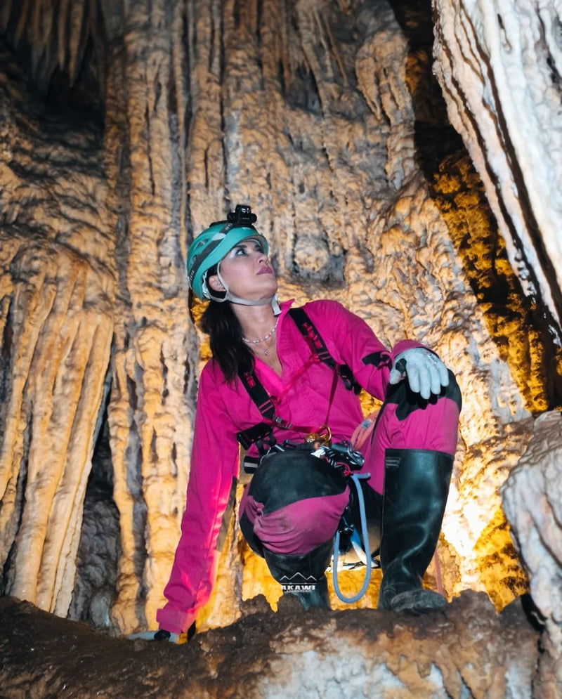 Pre-venta Mono Espeleología Akawi Fucsia